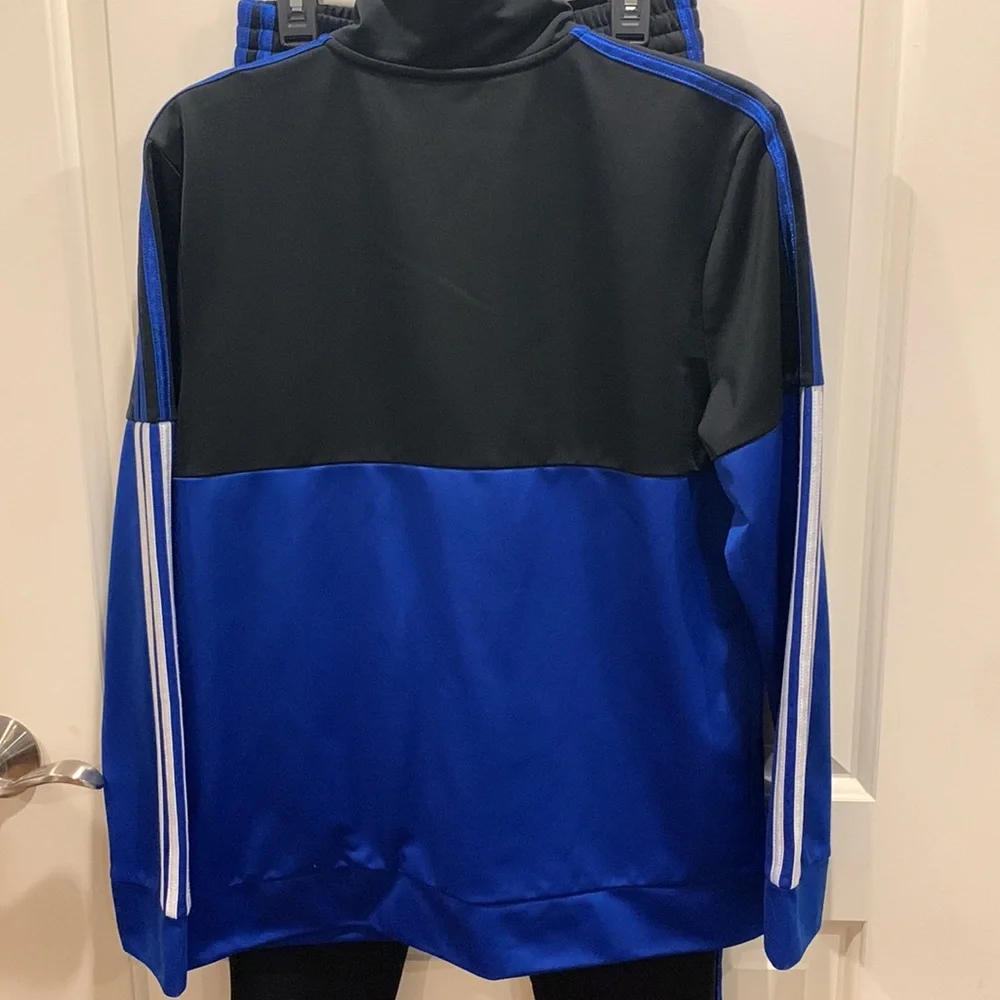 Adidas jacket and pants. Boys XL 18/20. In great condition. - Picture 4 of 8